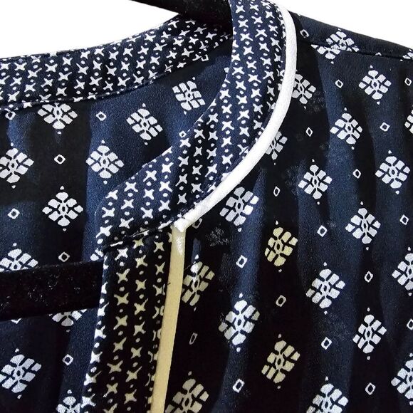 LOFT Navy Diamond Print Long Sleeve Chiffon Top - Size Small - Picture 4 of 6